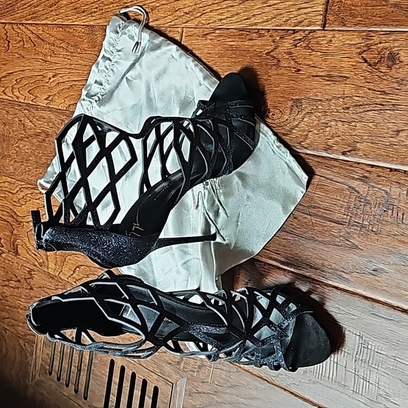 Giuseppe Zanottie black 'Raquel' Glitter pumps - Picture 4 of 4